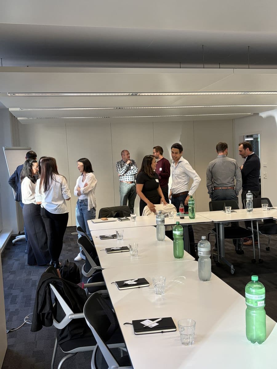 Networking at InnovateInDigital roundtable